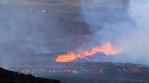 Ισλανδία: Εικόνες από την έκρηξη ηφαιστείου κοντά στο Ρέικιαβικ