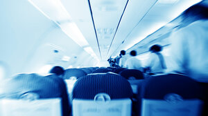 Θεριακλής τουρίστας έκανε άνω - κάτω την πτήση!