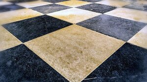 Γυναίκα καταπλακώθηκε από την ταράτσα του σπιτιού της