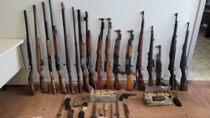 Καφενείο στα Ιωάννινα είχε γίνει… οπλοστάσιο και χασισοφυτεία