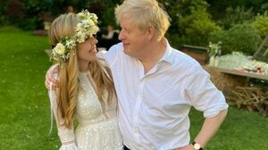 Ο Μπόρις και η Κάρι Τζόνσον μετακομίζουν... 