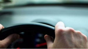 Νεκρή ηλικιωμένη που παρασύρθηκε από διερχόμενο αυτοκίνητο 