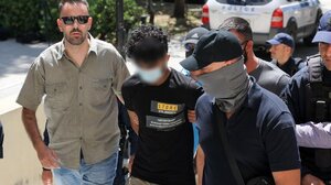 Γυναικοκτονία στο Περιστέρι: Είχε διαφύγει με τρένο προς Θεσσαλονίκη ο 22χρονος