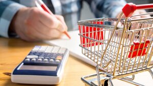 Μείωση ενεργειακού κόστους, αυξήσεις στα τρόφιμα και στη μέση ... ο πληθωρισμός