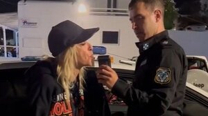 Άννα Βίσση: Κάνει αλκοτέστ on camera και γίνεται viral στο TikTok