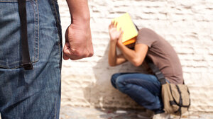 Συμμορίες εν δράσει: Έξαρση της βίας μεταξύ ανηλίκων