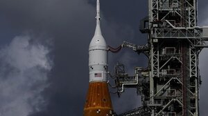 Αναβάλλεται, λόγω καιρού, η εκτόξευση του πυραύλου της αποστολής Artemis 1 