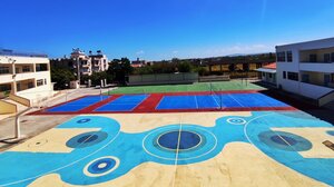 «Αγνώριστα» γήπεδα γέμισαν χρώμα τις σχολικές αυλές του Μαλεβιζίου