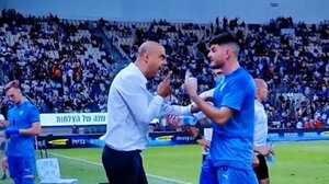 Απαράδεκτη συμπεριφορά από τον προπονητή των Ελπίδων του Ισραήλ – Χαστούκισε παίκτη της ομάδας του