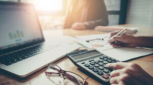 ΔΝΤ: Εισήγηση για «ψαλίδι» στις απαλλαγές ΦΠΑ – Ποιοι πληρώνουν τον λογαριασμό