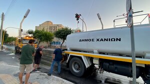 Εντατικοί καθαρισμοί και πλύσεις οδών