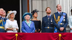 Βασίλισσα Ελισάβετ: Ποιες ταινίες και σειρές είναι αφιερωμένες στον βίο της