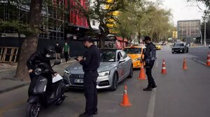 Ένοπλος τραυμάτισε δύο αστυνομικούς στην Κωνσταντινούπολη