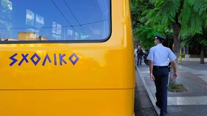 Στο Αυτόφωρο οδηγός και συνοδός που ξέχασαν το 6χρονο μέσα σε σχολικό λεωφορείο