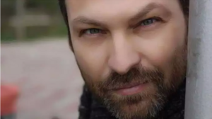 Χρήστος Γιάνναρης: «Ήμουν ένα πάρα πολύ ωραίο αγόρι, οπότε συνέβη»