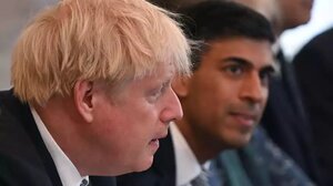 Άρον - Άρον επέστεψε από την Καραϊβική ο Τζόνσον