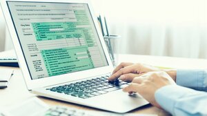 Φορολογικές δηλώσεις: Πιέσεις για παράταση – Τα προβλήματα με τις προσυμπληρωμένες