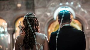 Η Κρήτη δημοφιλέστερη κι από τη Σαντορίνη για ταξίδι του μέλιτος!