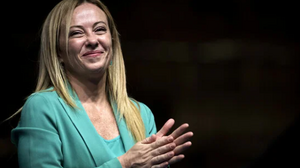 Ο γιος του προέδρου της Ουγκάντα προσφέρει... 100 αγελάδες στην Τζόρτζια Μελόνι 