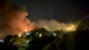 Ιράν: Φωτιά ξέσπασε σε βιομηχανική μονάδα παραγωγής λαδιών κινητήρων στα κεντρικά της χώρας