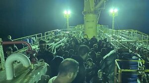 Στην Ηγουμενίτσα οι 56 μετανάστες που διασώθηκαν ανοιχτά της Κεφαλονιάς - Δείτε βίντεο