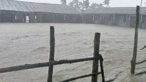 Τουλάχιστον 4 νεκροί από τη βύθιση πλοιαρίου στο Μπαγκλαντές