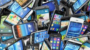 Περίπου 5,3 δισ. κινητά τηλέφωνα θα πεταχτούν το 2022