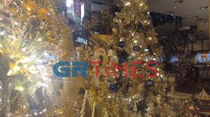 Τα Χριστούγεννα έφτασαν νωρίς στη Θεσσαλονίκη και ας «κοστίζουν»…ακριβά 