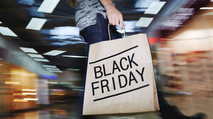 Τέσσερα "κλειδιά" για πραγματικά συμφέρουσες αγορές στη Black Friday και τη Cyber Monday