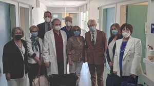 Δωρεά αμαξιδίου στο ΠΑΓΝΗ από το Δίκτυο Παρέμβασης Γυναικών Κρήτης