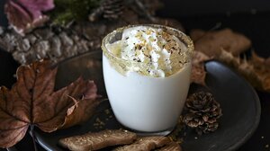 Λευκή ζεστή σοκολάτα ρόφημα