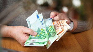 Μισθοί: Πώς θα επιτευχθεί ο στόχος των 1.500 ευρώ μέχρι το τέλος της τετραετίας
