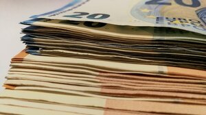 Έκαναν "φτερά" από τον τραπεζικό της λογαριασμό 17.000 ευρώ