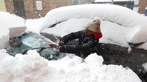 Στο χιόνι «θάφτηκε» η Νέα Υόρκη: Ιστορική χιονοθύελλα και δύο νεκροί