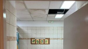 Νερό από ... το ταβάνι, στο Νηπιαγωγείο!