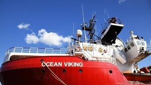 Στο λιμάνι της Τουλόν το πλοίο Ocean Viking