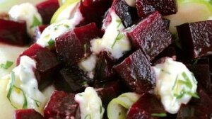 Για τη μέση του τραπεζιού - Παντζαροσαλάτα με σάλτσα γιαουρτιού