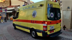 Μηχανή έπεσε πάνω σε φανάρι - Στο νοσοκομείο 19χρονος