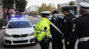 Οι Κρητικοί τρέχουν πολύ και δε φορούν ζώνη ασφαλείας...