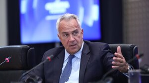 Κασσελάκης κατά Βορίδη: «Όταν πρόκειται για την παρακολούθησή του μέσω Predator, ο ατρόμητος υπουργός ζαρώνει από φόβο»