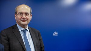 Χατζηδάκης: "Ο κ. Τσίπρας με τα λόγια χτίζει ανώγια και κατώγια"