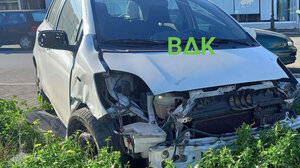 Τράκαρε 4 οχήματα και έφυγε!