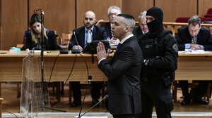 Δίκη Χρυσής Αυγής: Αιτήματα αναστολής έκτισης ποινής κατέθεσαν Κασιδιάρης και Λαγός