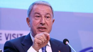 Ακάρ: «Η Ελλάδα πνίγεται στα σκάνδαλα και γι΄ αυτό τα βάζει με την Τουρκία»