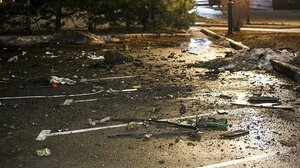 Ένας νεκρός και 8 τραυματίες από βομβαρδισμό κοντά στα ουκρανικά σύνορα