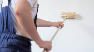 Έβαφε το σπίτι και έχασε τη ζωή του...