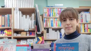 Ένας κρυφός Άγιος Βασίλης που φέρνει μόνο βιβλία στα παιδιά!