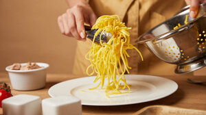 Η λεπτομέρεια που θα κάνει τα μακαρόνια σας να μην «ξαναλασπώσουν»