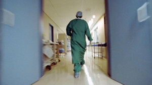 Το πρωτόκολλο επιστροφής ανεμβολίαστων γιατρών στο σύστημα υγείας