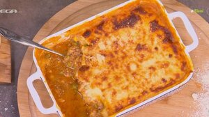 Ο Γιώργος Τσούλης φτιάχνει πίτα του βοσκού